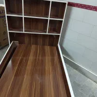 تخت چوبی به همراه تشک در حد نو|تخت و سرویس خواب|اردکان, |دیوار