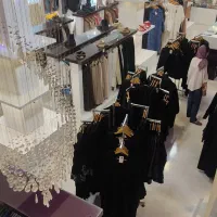 فروشنده خانم