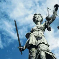 خدمات وکیل پایه یک دادگستری