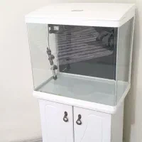 آکواریوم k500 دلسا همراه پایه در حد نو