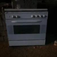 گاز  صفحه شیشه خیلی تمیز و سالم