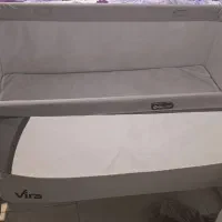 تخت کنار مادر