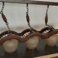 لوستر آویز چوبی خطی ۵ شعله و لوستر ۲ شعله|لوستر و چراغ آویز|شیراز, فرهنگ شهر|دیوار