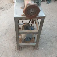 ۳عدد چرخ گوشت صنعتی 42 و ۳عدد سرخ کن صنعتی 25لیتری