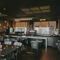 استخدام سالندار خانم جوان / با بیمه