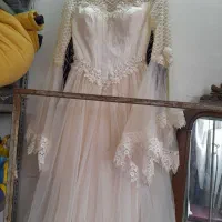 لباس مجلسی|لباس|میانه, |دیوار