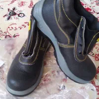 کفش ایمنی و لباس کار