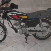 موتور ۱۲۵ پیشرو مدل ۸۱ تمیز روغن سوزی نداره