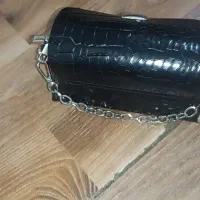 کیف دوشی|کیف، کفش، کمربند|هشتگرد, شهرک وحدت|دیوار