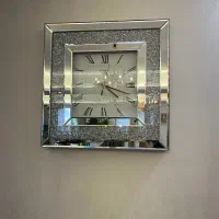 ساعت دیواری نفر ایی