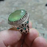 انگشتر زمرد معدنی زیبا درشت خوشرنگ