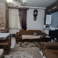 ۶۳متری/دوخوابه/طبقه اول