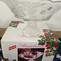 تعدادی ظروف پذیرایی نو