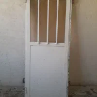 درب آهنی انباری محکم با چهارچوب سنگین