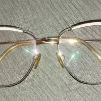 عینک فلزی مدل گربه ای فریم گردعدسی نمره 1ونیم الی2