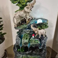 آبنمای صخره و جنگل