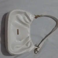 تعدادی کیف و لباس و کفش|کیف، کفش، کمربند|پاکدشت, پاکدشت (مامازند)|دیوار