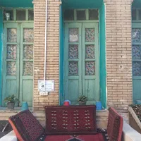 اتاق سنتی در قلب شهر نزدیک مکانهای تاریخی|اجارهٔ کوتاه‌مدت آپارتمان و سوئیت|شیراز, بازار|دیوار