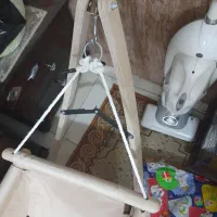 ننو چوبی با تشک ترک و آغوشی سوییسی و قنداق فرنگی|تخت و صندلی بچه|اصفهان, سپاهانشهر|دیوار