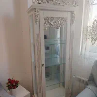 بوفه. کمد. دکور