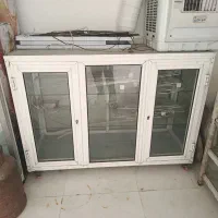 یک عدد ویترین محکم آلمینیوم فروشی