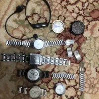 تعدادی ساعت همه با هم