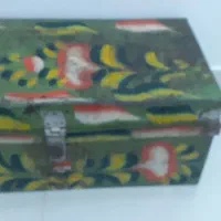 صندوق قدیمی برایه مغازه کافه و تلوزیون رادیو قدیمی|کلکسیون اشیاء عتیقه|رشت, دیانتی|دیوار