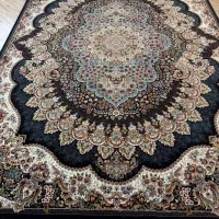 یک تخته فرش ۹ متری ۷۰۰ شانه بسیار تمیز و سالم