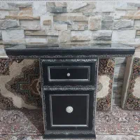 میز زیر ایینه