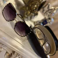 ۲ عدد عینک آفتابی مارک برنداصل خرید از کانادا ودبی