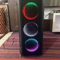 کیس و مانیتور گیمینگ حرفه‌ای یک هفته پیش اسمبل شده