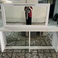 میز وآینه آرایشگاهی