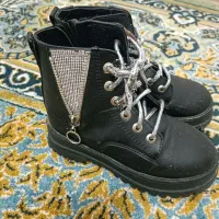 دو تا گفش بوت یکی بزرگ شماره 36ویکی30|کیف، کفش، کمربند|پارس‌آباد, |دیوار