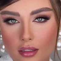 شینیون و میکاپ