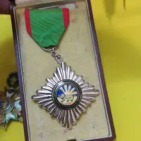 نشان نقره همایونی و تاج کیانی قاجاری|کلکسیون و سرگرمی|تهران, نیروی هوایی (پیروزی)|دیوار