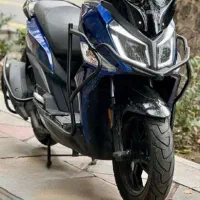 خریدار و فروشنده موتور سیکلت