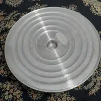 یک عدد دیگ بزرگ|ظروف پخت‌وپز|مسجد سلیمان, |دیوار