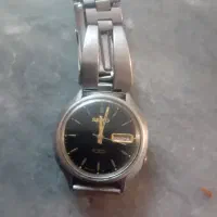 یک عدد ساعت قدیمی