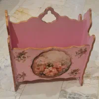 جا مجله و کتاب و روزنامه ای کار دست