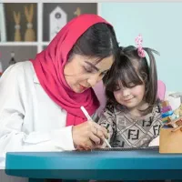 پرستار کودک دختر ۴ ساله