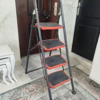 نردبان فلزی