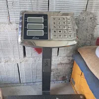 هردو طرف نمایش گر دارد