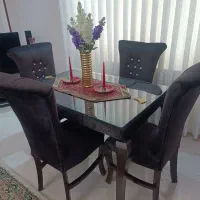 میز غذاخوری ۴ نفره. سالم و تمیز