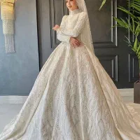 فروش لباس عروس تمیز و خوش‌دوخت