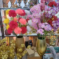 گل و گلدان های  جدید در رنگ بندی