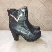 چکمه نیم بوت