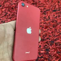 آیفون se2020 مشابه آکبند