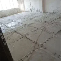 کارگر کمک کاشی کار