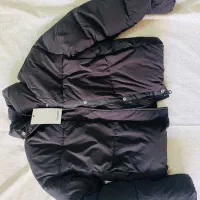 کاپشن برند pull and bear