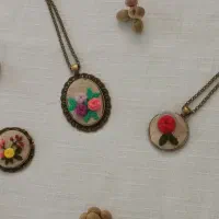گردنبند رو مانتویی
